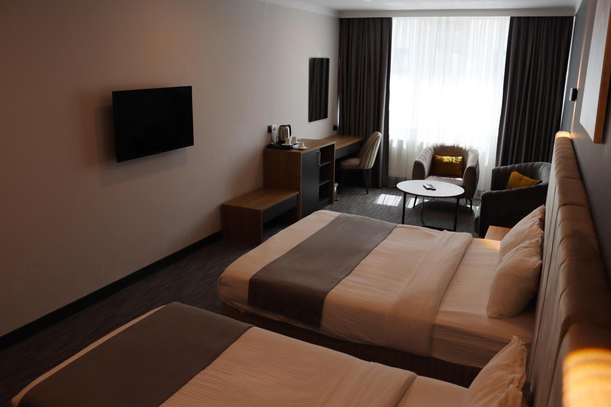 Home Plus Hotel Isztambul Kültér fotó