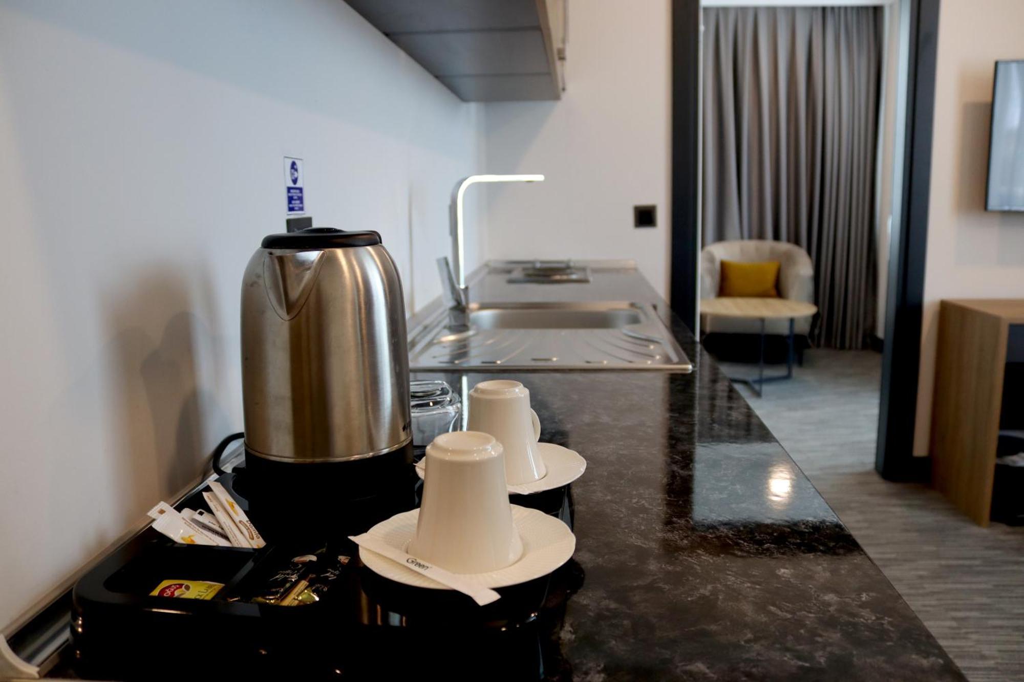 Home Plus Hotel Isztambul Kültér fotó